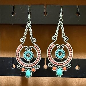 Beautiful Southwestern dangle earrings. Costume jewelry, well made!